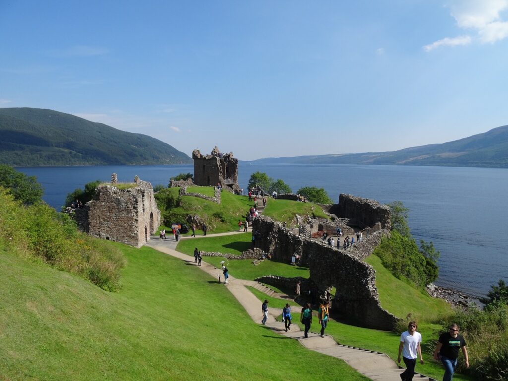 Small group tour from Edinburgh to loch ness
